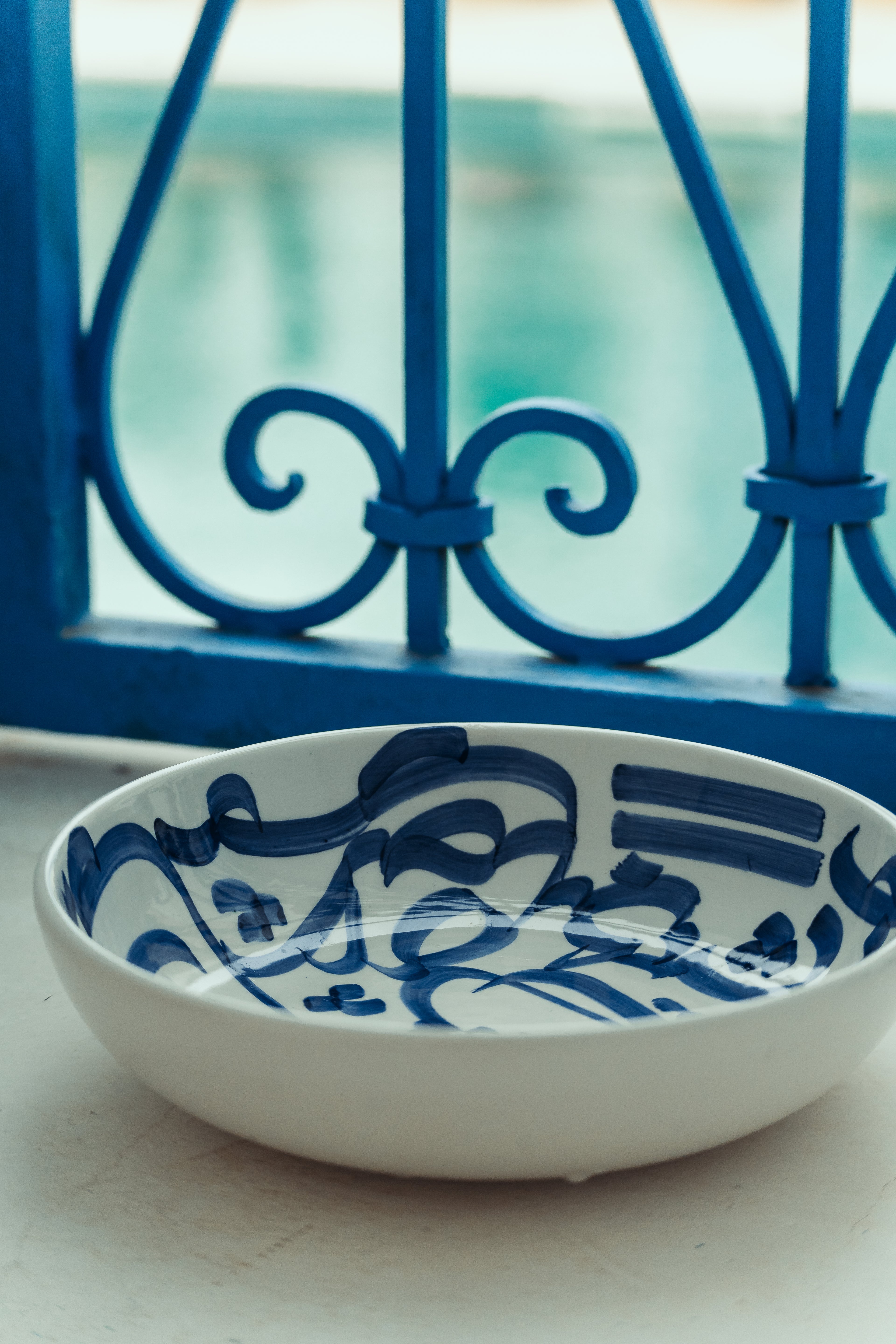 ASSIETTE CREUSE | CALLIGRAPHIE BLEUE